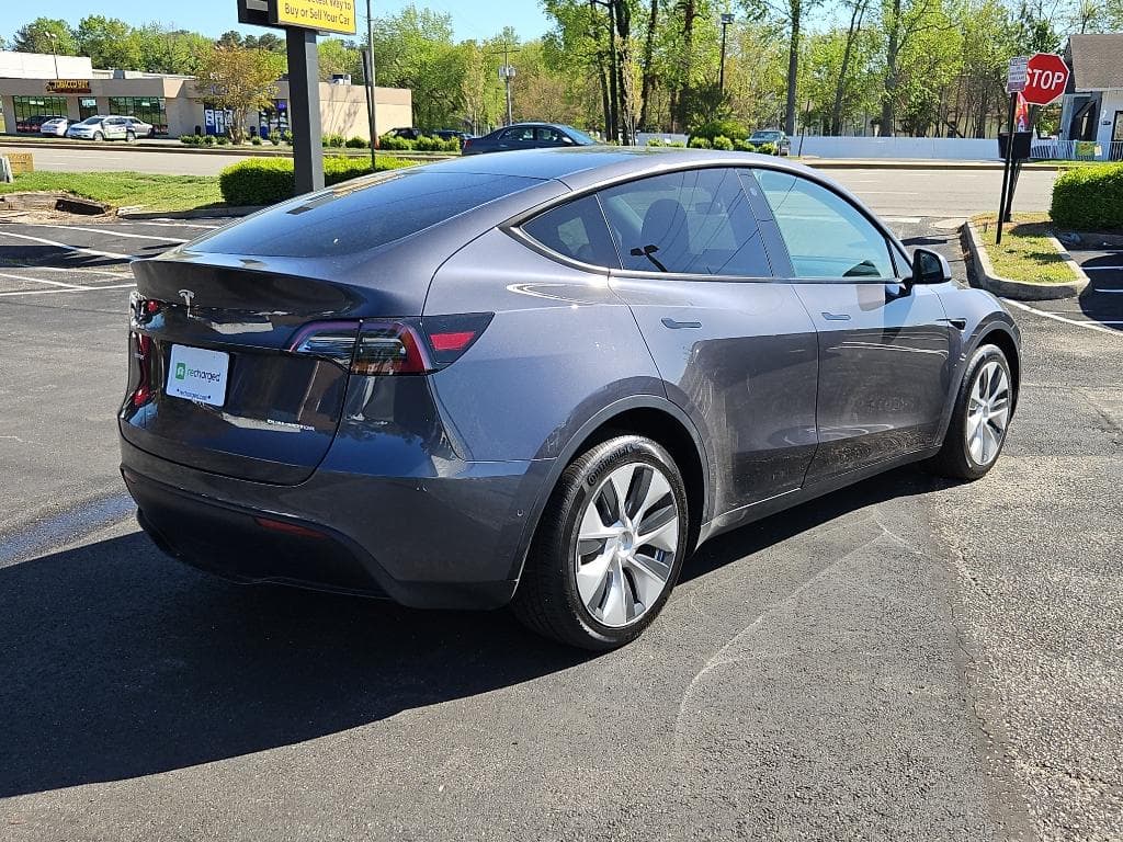 2021 Tesla Model Y view 3