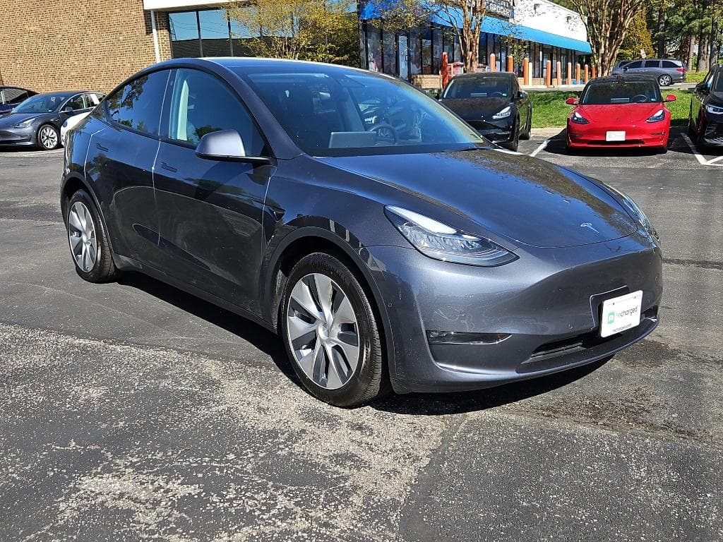 2021 Tesla Model Y view 4
