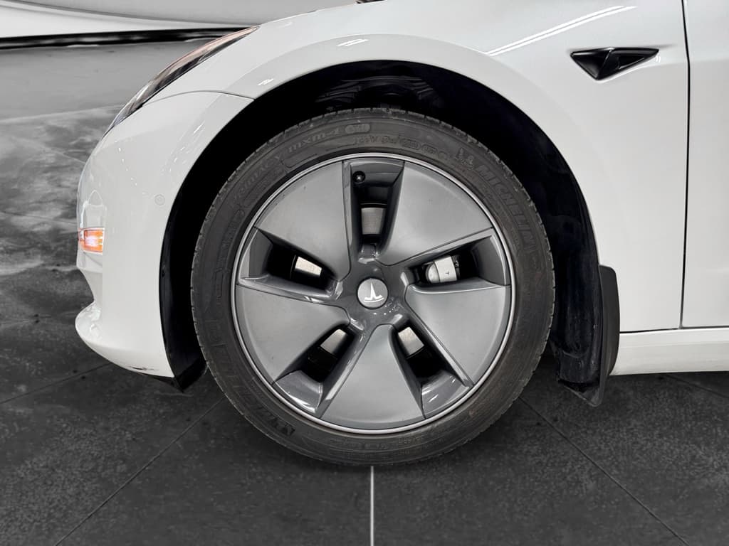 2022 Tesla Model 3 view 29