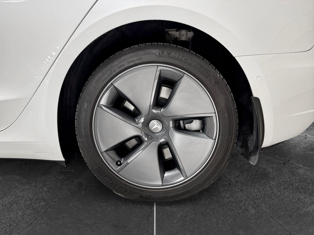2022 Tesla Model 3 view 31