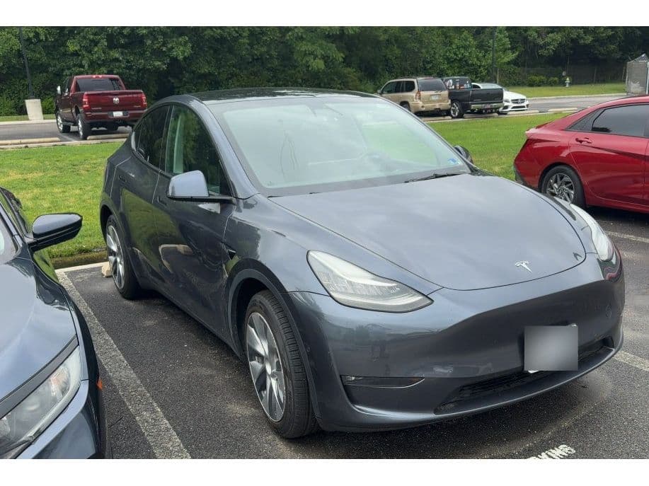 2021 Tesla Model Y view 3