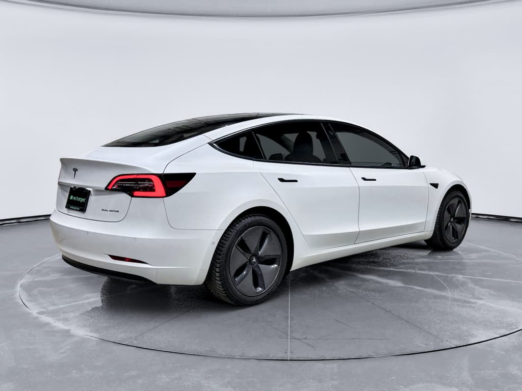 2022 Tesla Model 3 view 3
