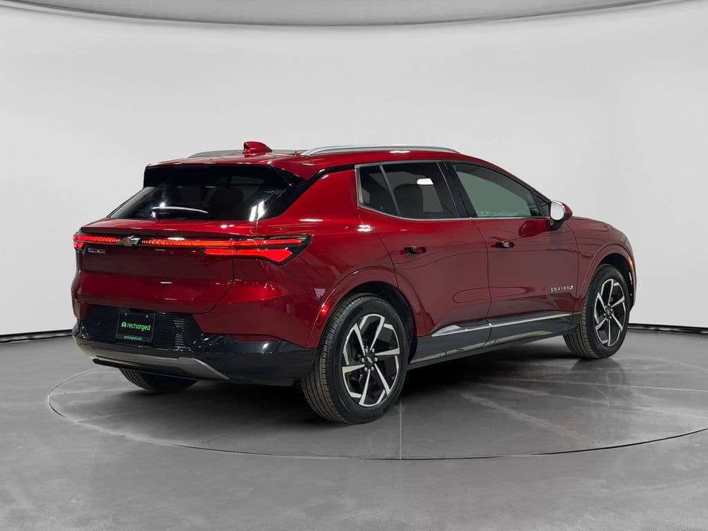 2025 Chevrolet Equinox EV view 3