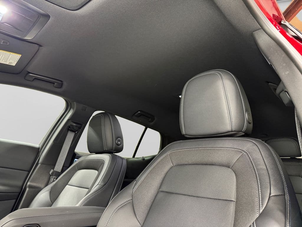 2025 Chevrolet Equinox EV view 8