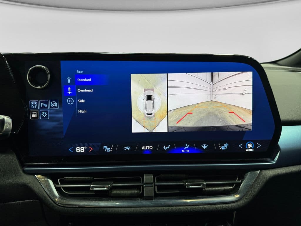 2025 Chevrolet Equinox EV view 12