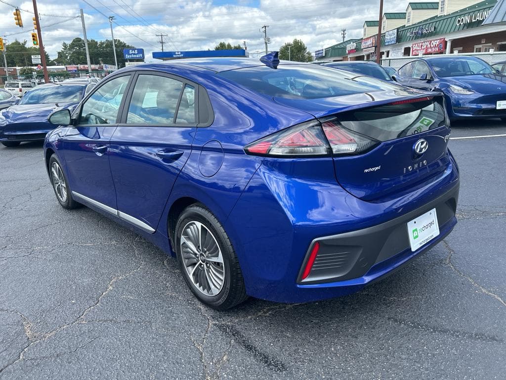 2021 Hyundai IONIQ Plug-In Hybrid view 2