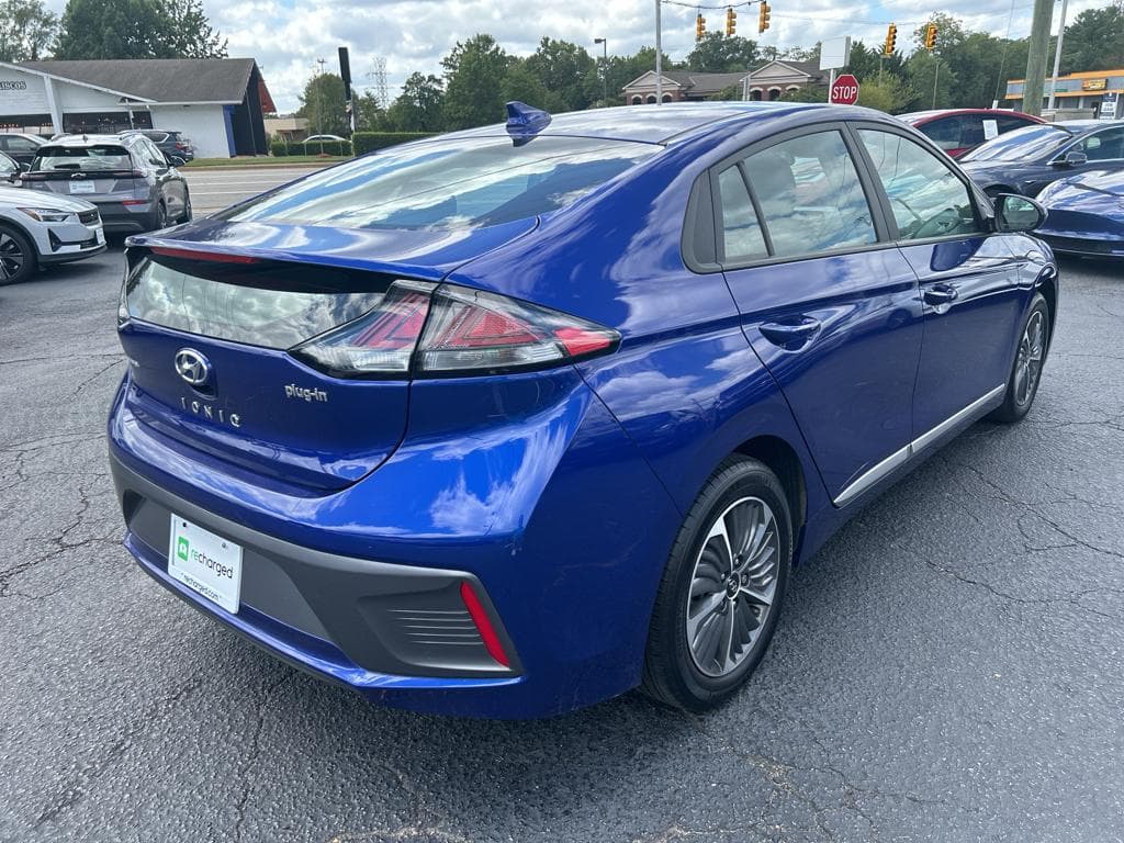 2021 Hyundai IONIQ Plug-In Hybrid view 3