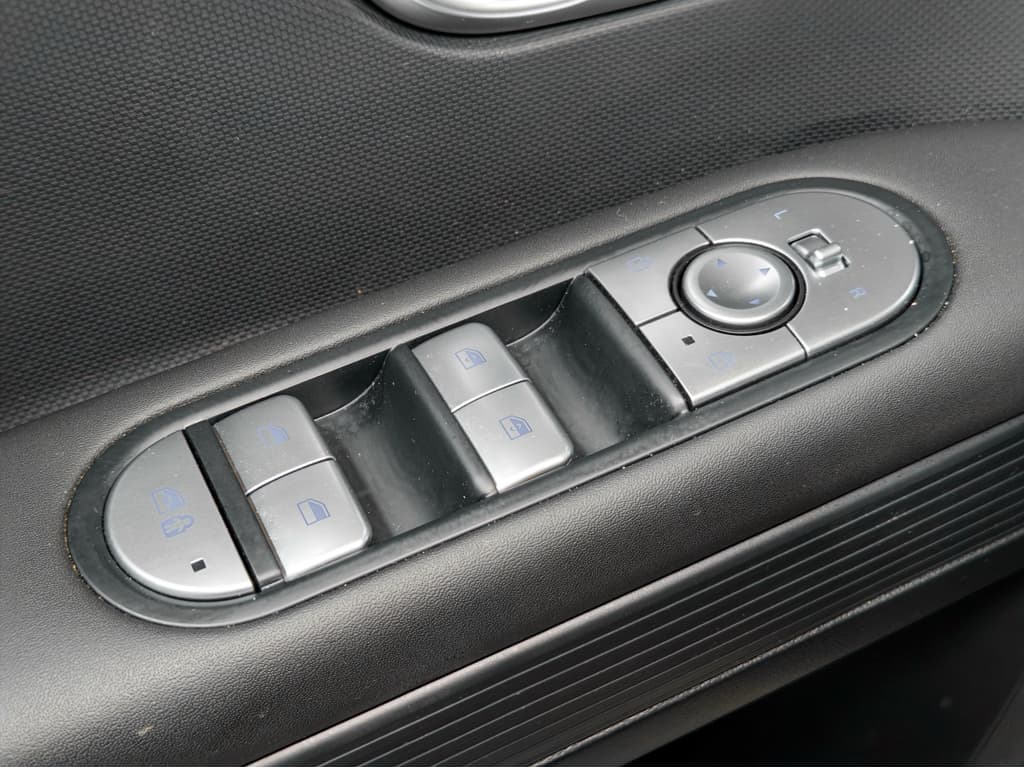 2024 Hyundai IONIQ 5 view 7