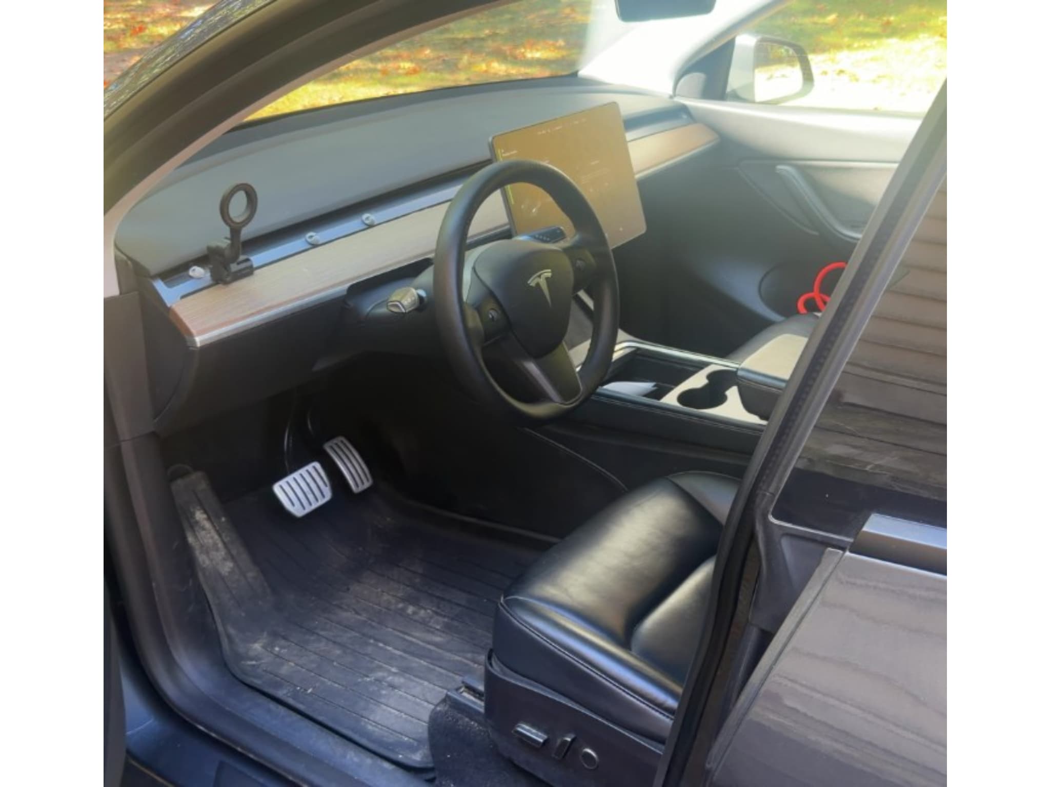 2021 Tesla Model Y view 5