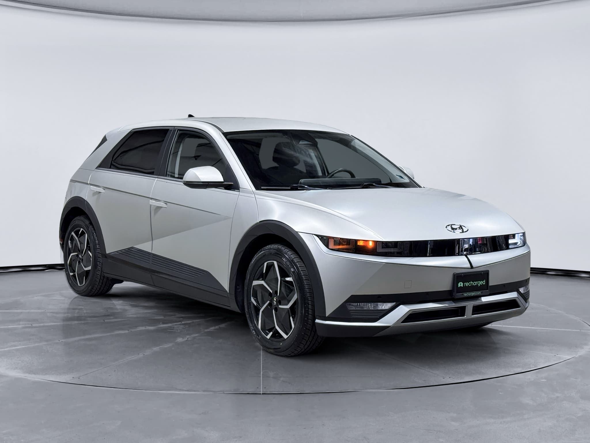 2024 Hyundai IONIQ 5 view 4