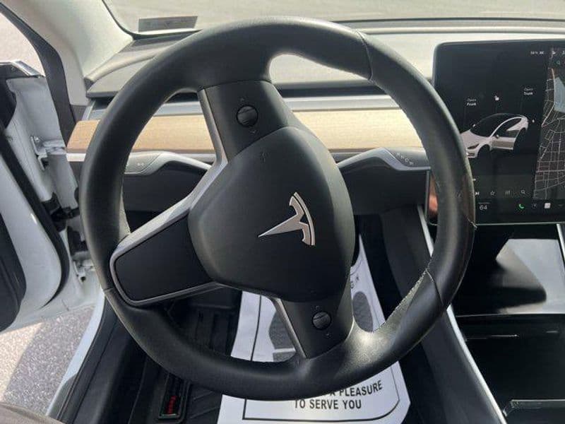 2019 Tesla Model 3 view 17