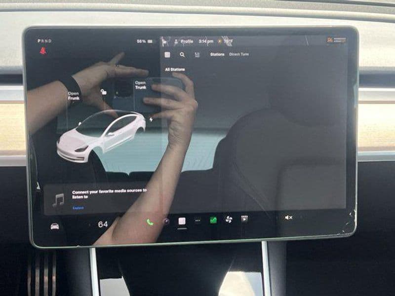 2019 Tesla Model 3 view 19
