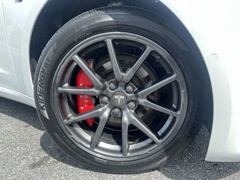 2019 Tesla Model 3 view 11