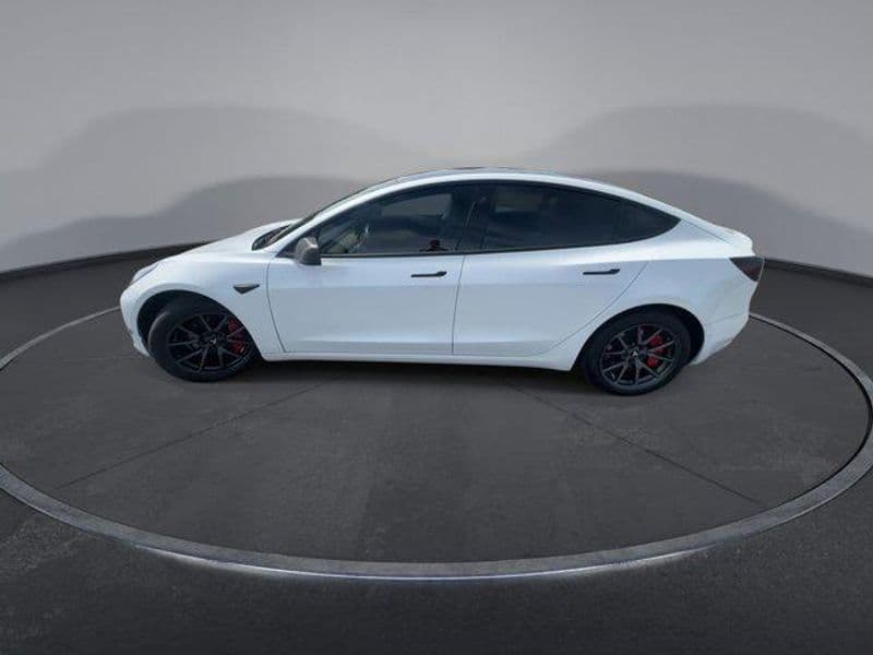 2019 Tesla Model 3 view 5