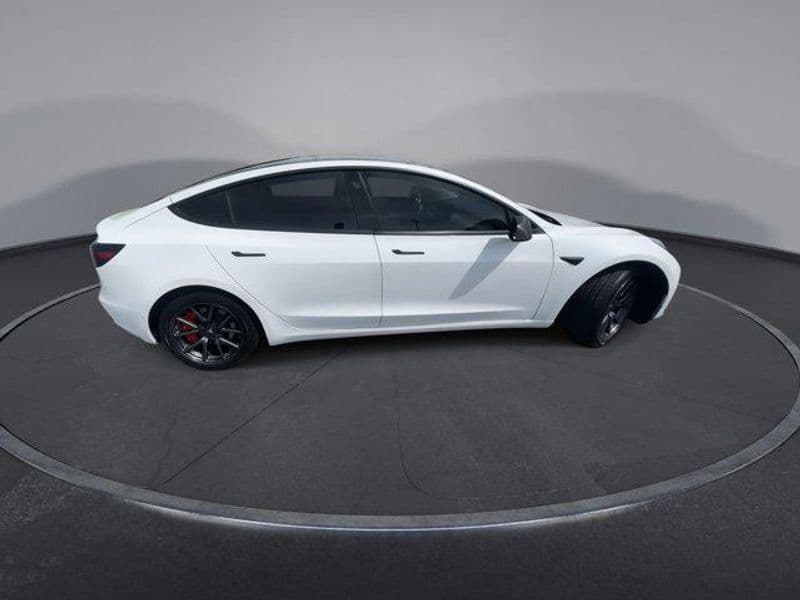 2019 Tesla Model 3 view 9
