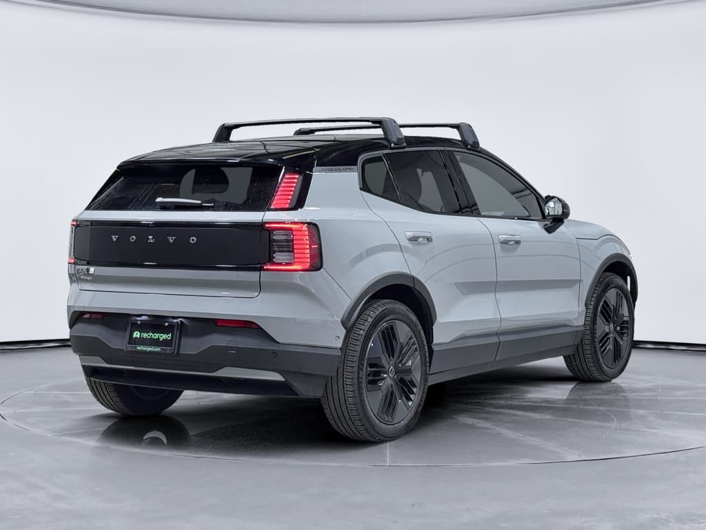 2026 Volvo EX30 Cross Country view 3