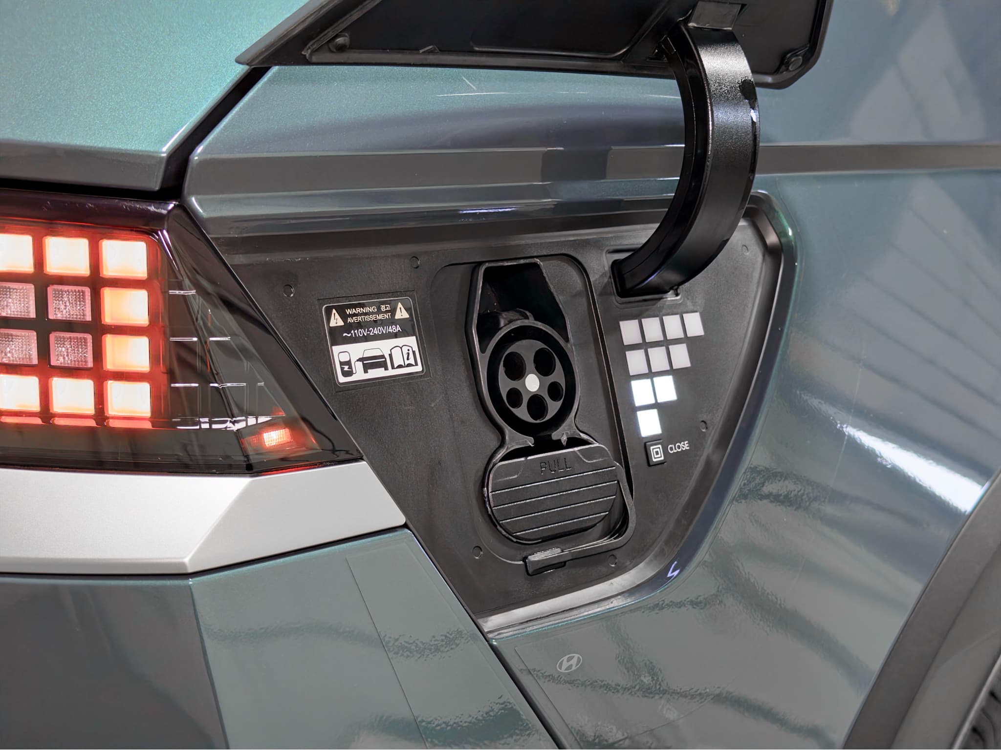 2024 Hyundai IONIQ 5 view 5