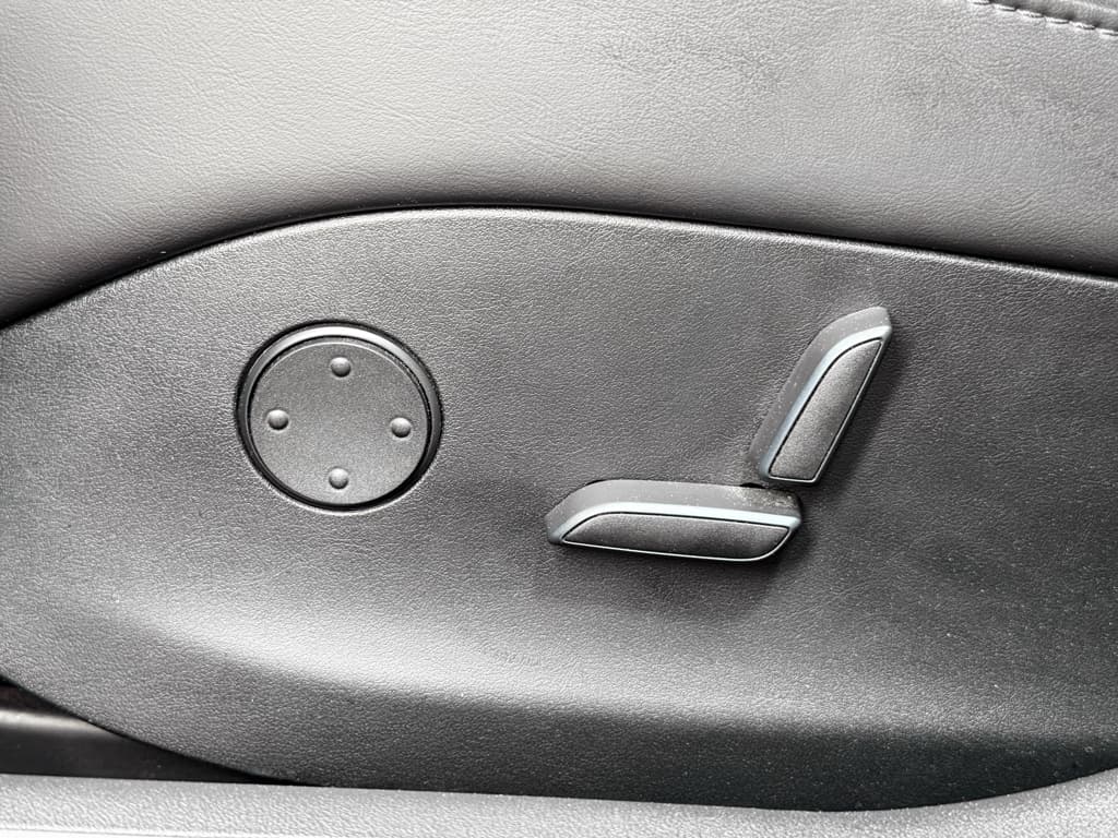 2018 Tesla Model S view 7