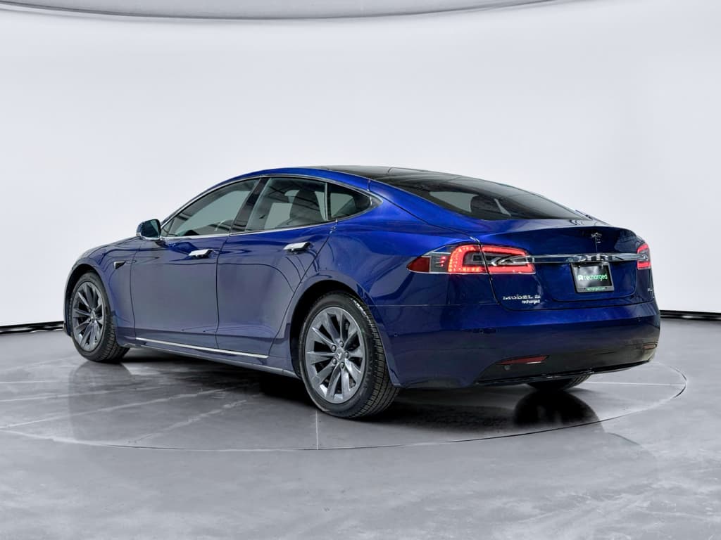 2018 Tesla Model S view 2