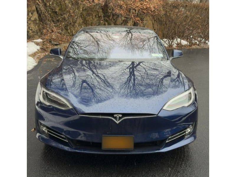 2018 Tesla Model S view 3