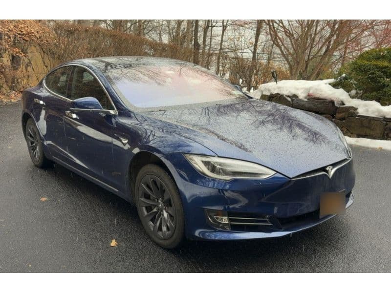 2018 Tesla Model S view 4