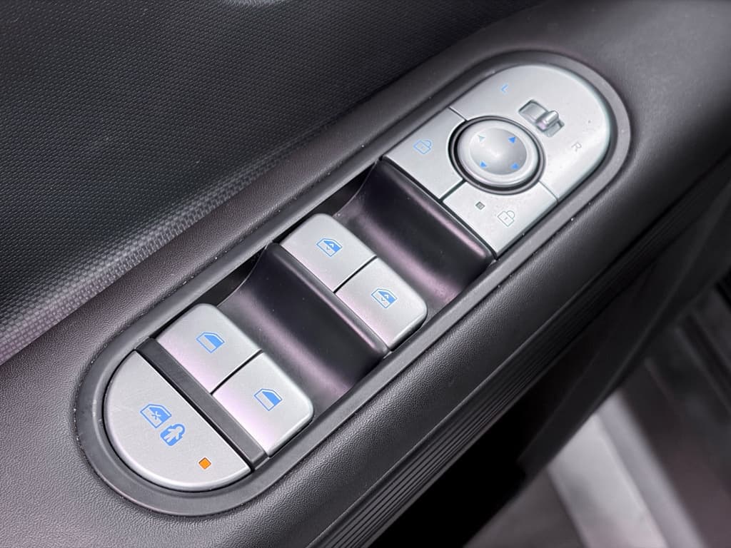 2024 Hyundai IONIQ 5 view 7