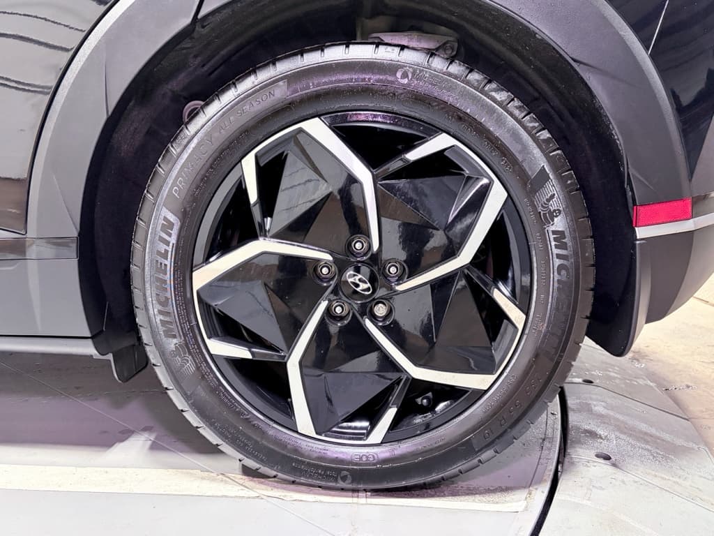 2024 Hyundai IONIQ 5 view 32