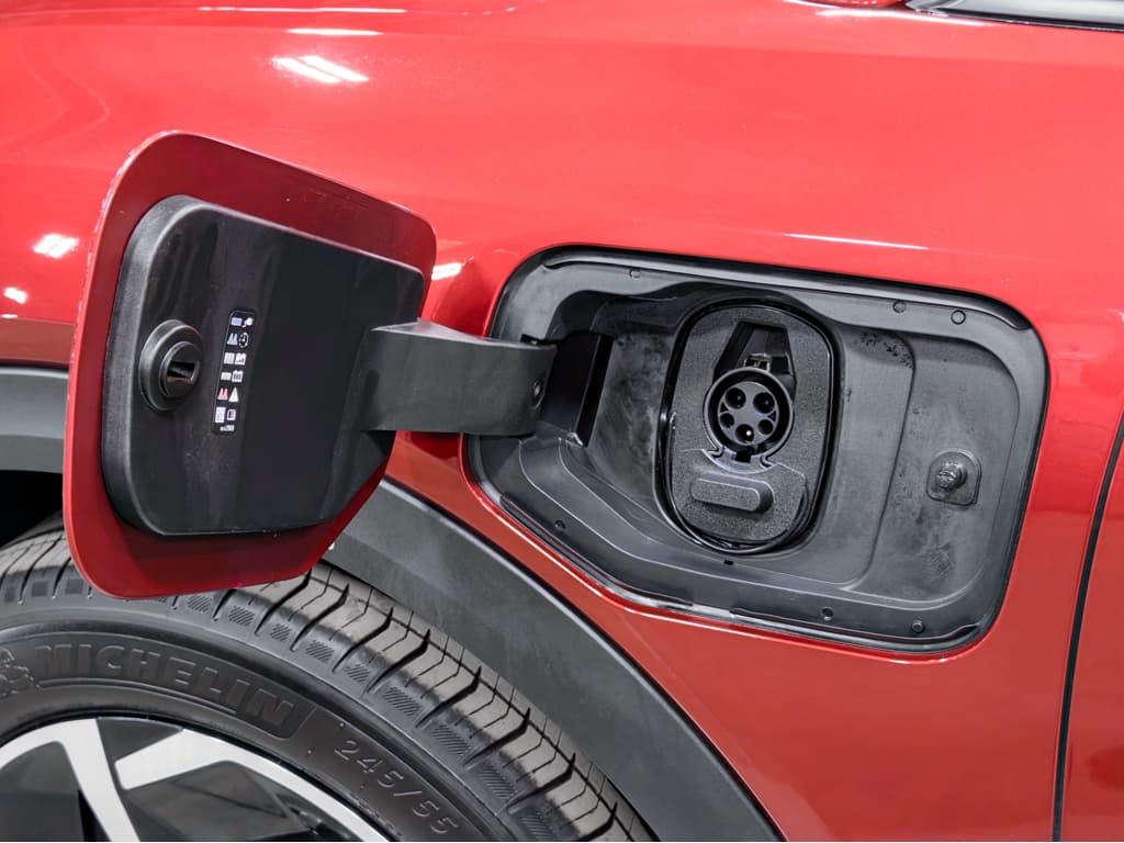 2025 Chevrolet Equinox EV view 5
