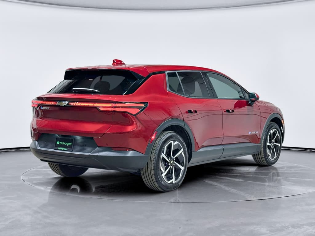 2025 Chevrolet Equinox EV view 3
