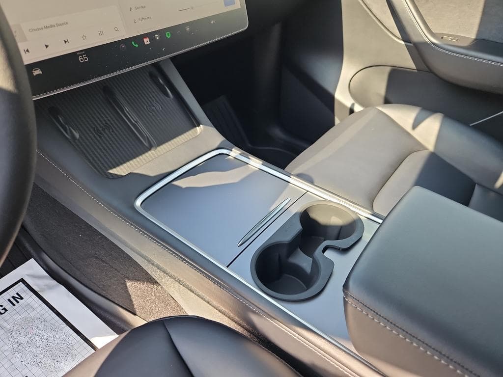 2021 Tesla Model Y view 16