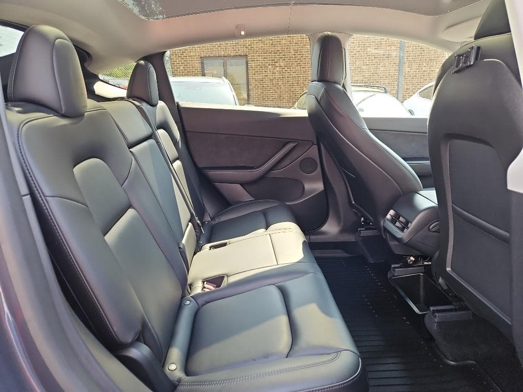 2021 Tesla Model Y view 19