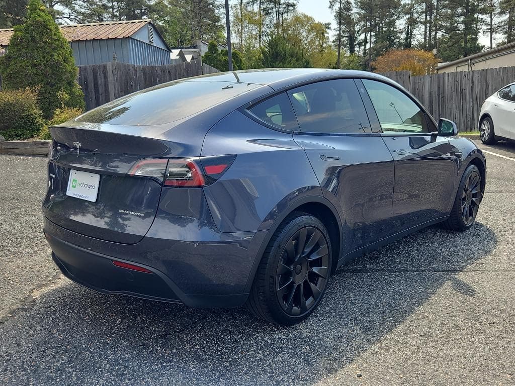 2021 Tesla Model Y view 3