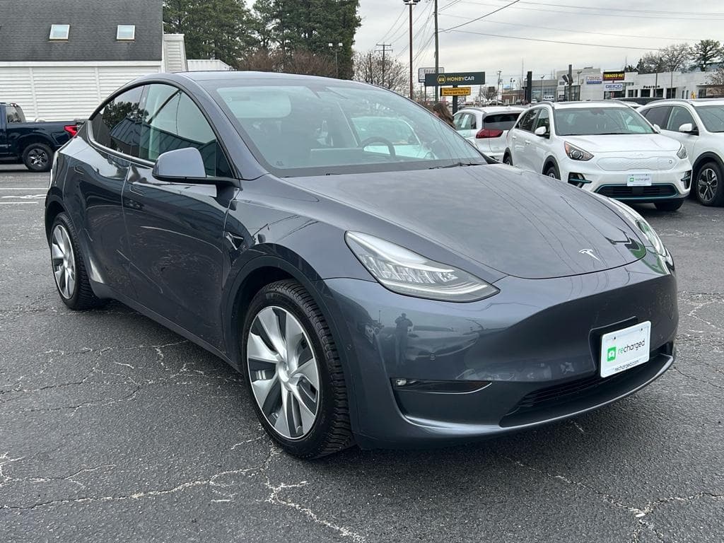 2021 Tesla Model Y view 4