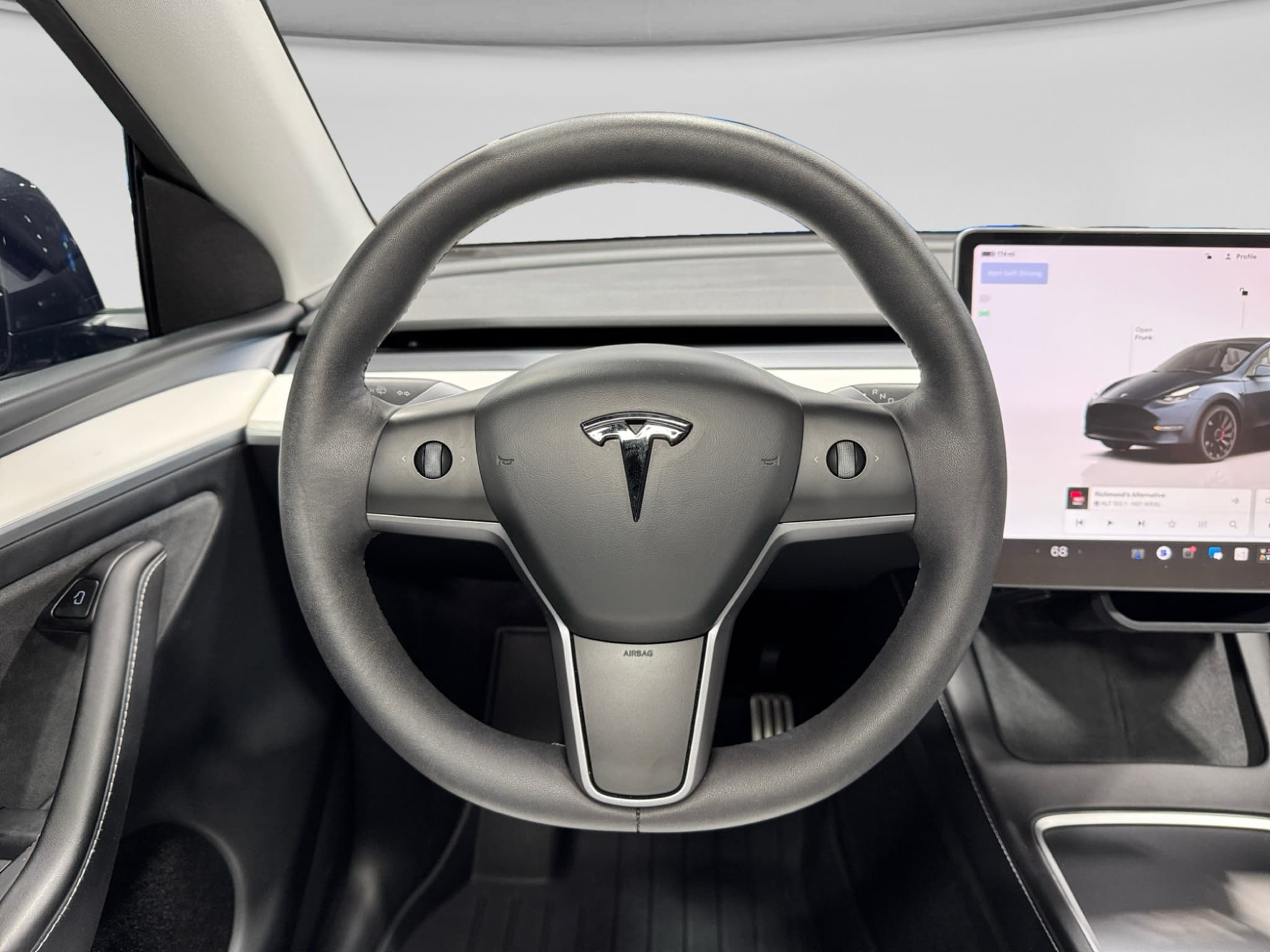 2024 Tesla Model Y view 8
