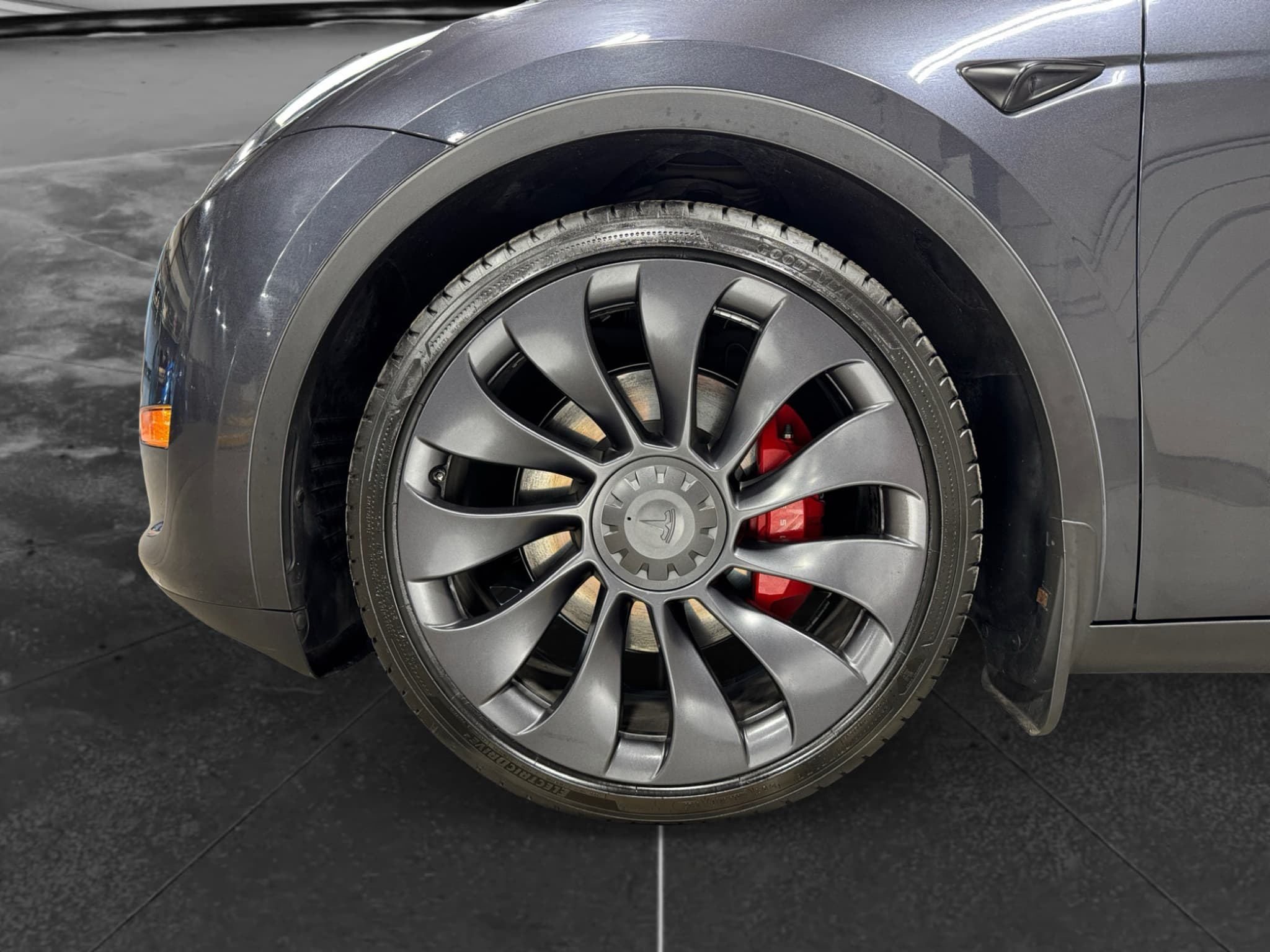 2024 Tesla Model Y view 30