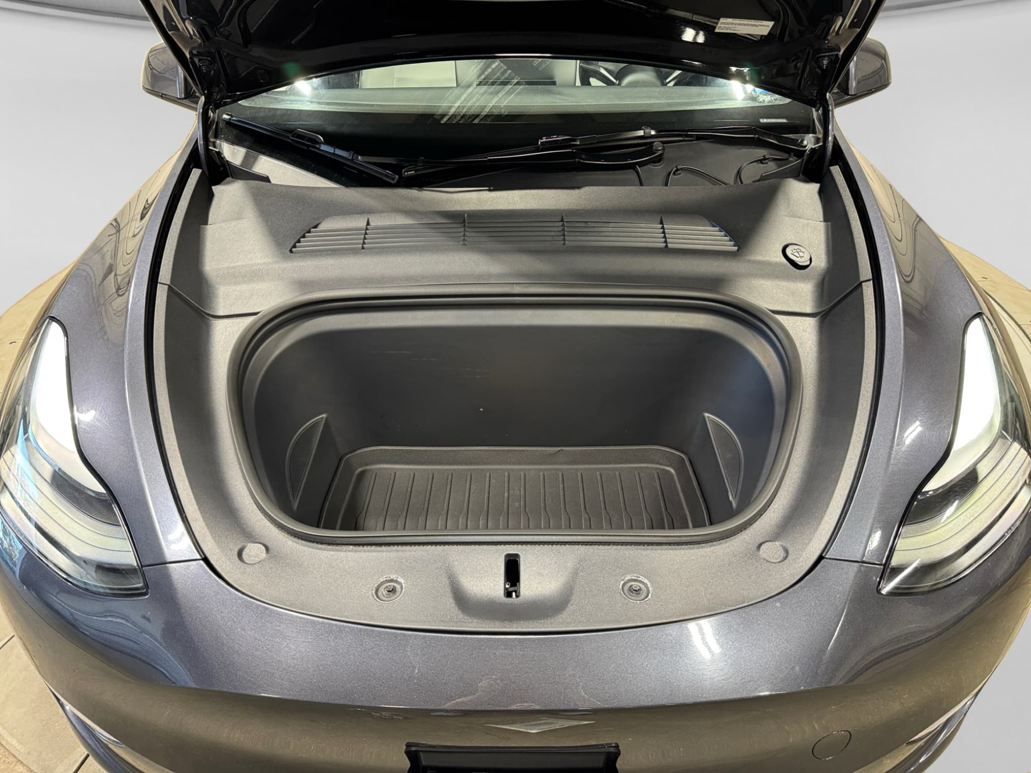 2024 Tesla Model Y view 24