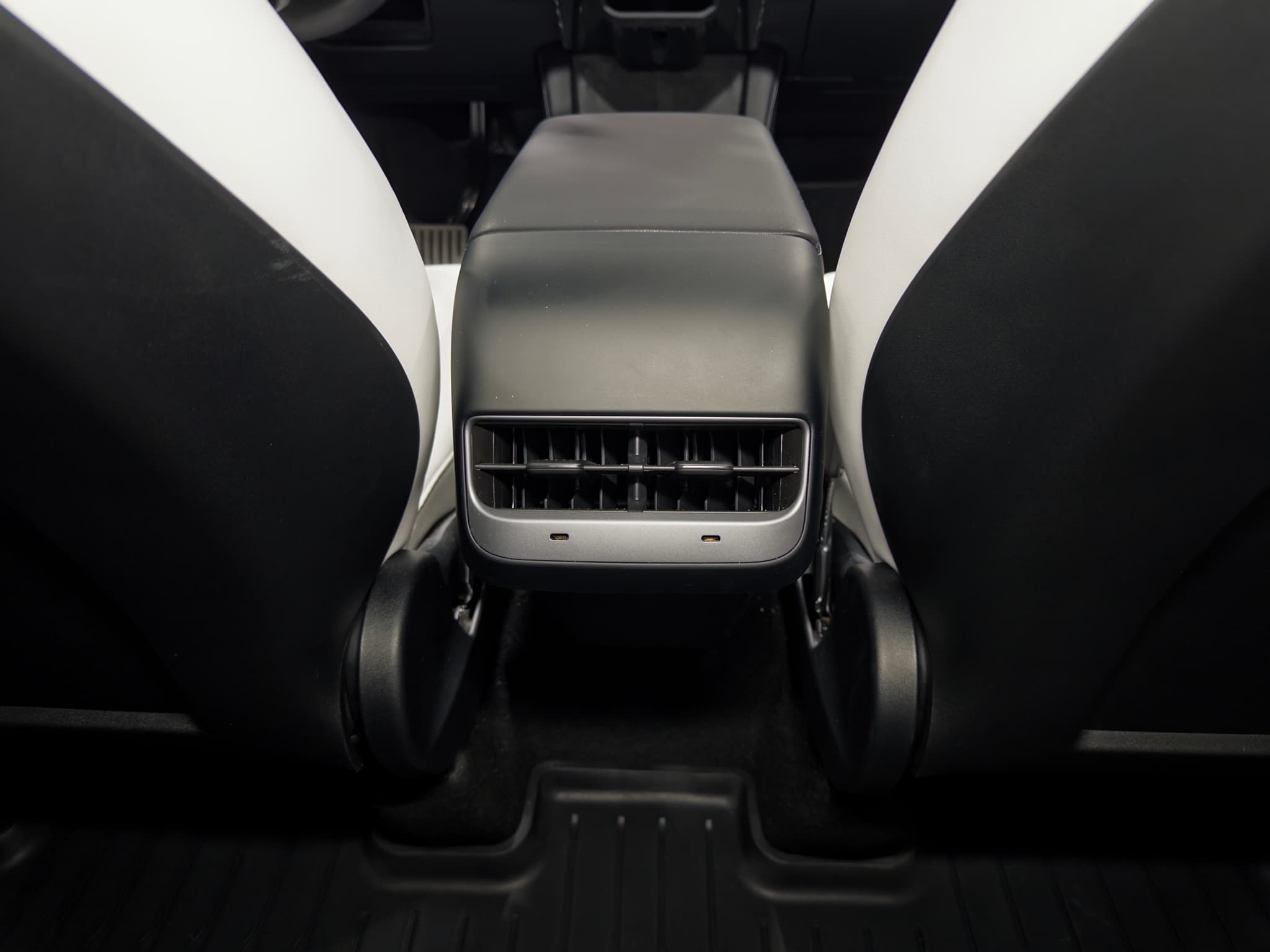 2024 Tesla Model Y view 20