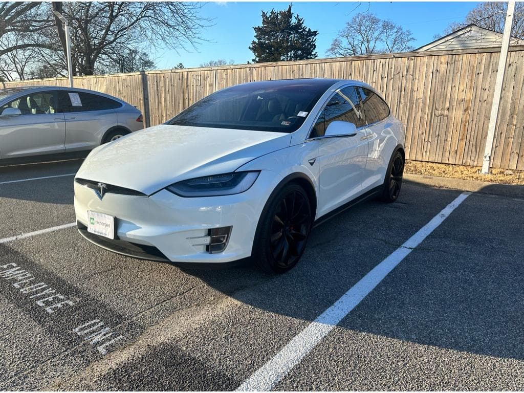 2020 Tesla Model X view 6