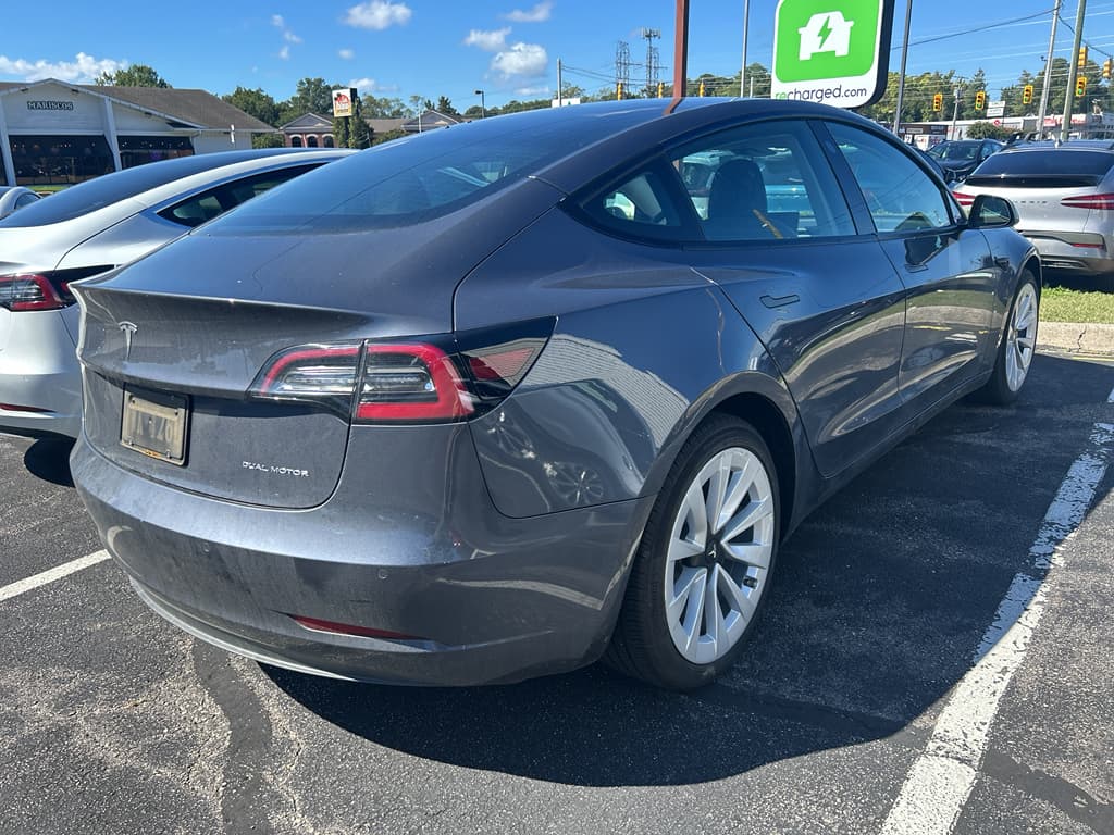 2022 Tesla Model 3 view 3