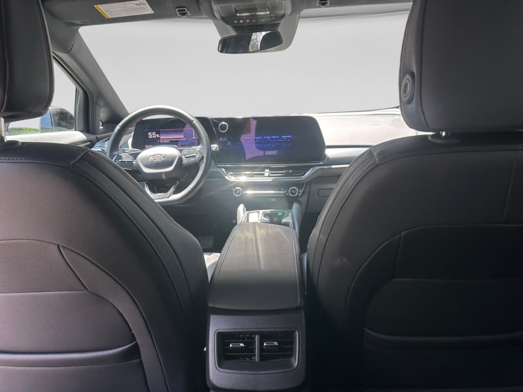 2024 Chevrolet Equinox EV view 7