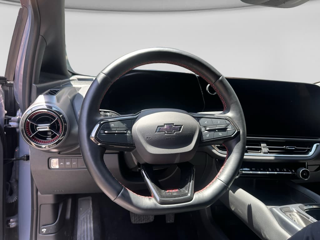 2024 Chevrolet Equinox EV view 6