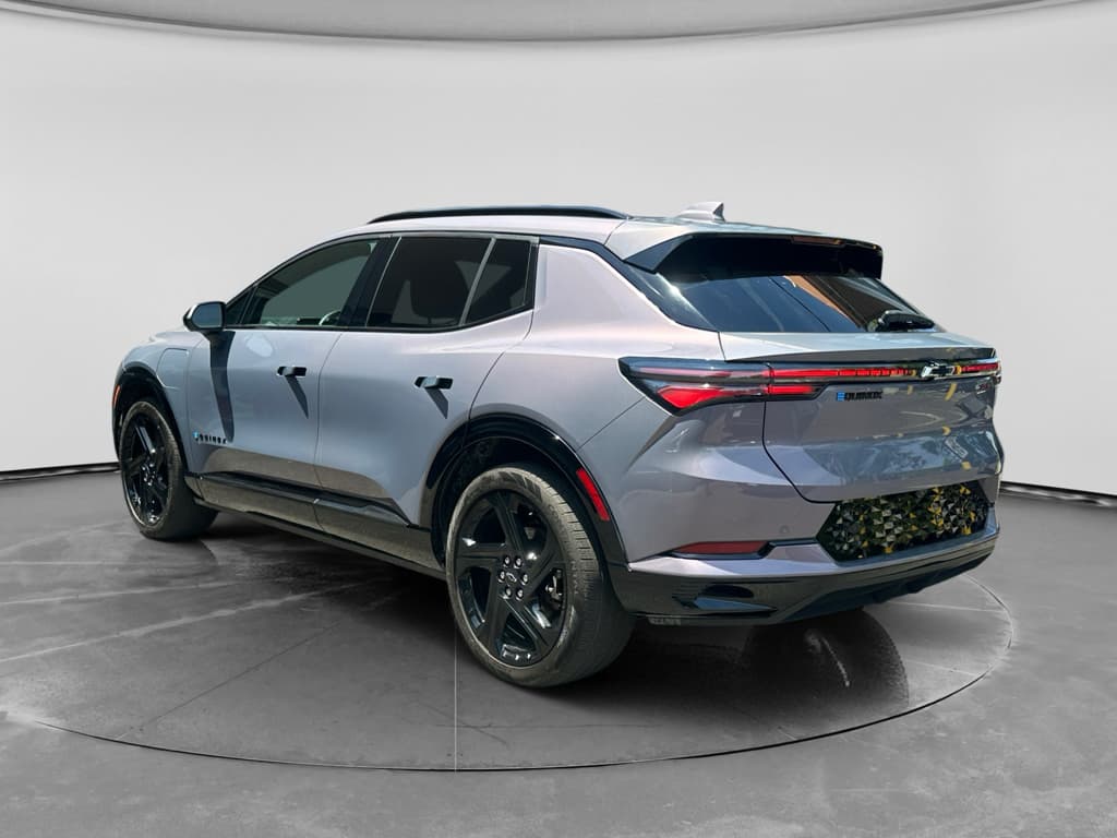 2024 Chevrolet Equinox EV view 2