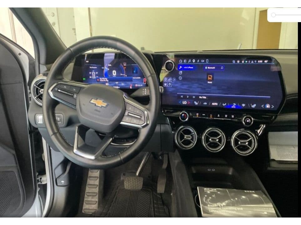 2024 Chevrolet Blazer EV view 3