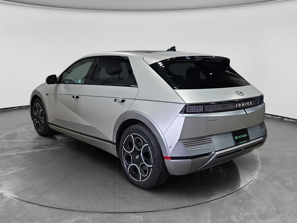 2024 Hyundai IONIQ 5 view 2