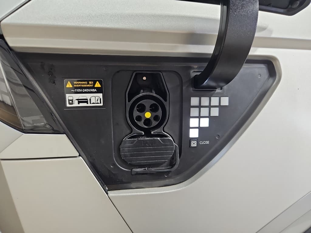 2024 Hyundai IONIQ 5 view 5
