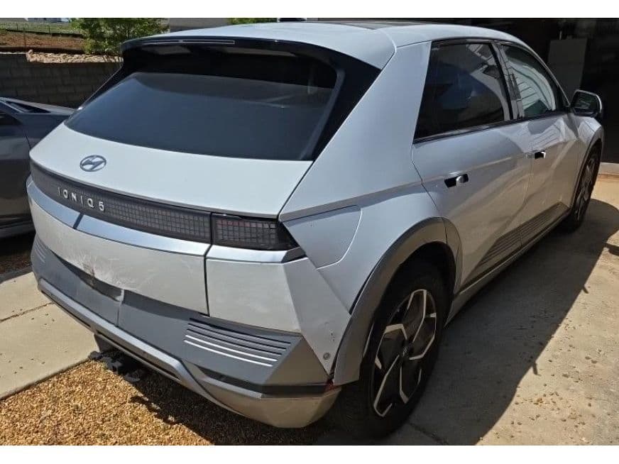 2024 Hyundai IONIQ 5 view 3