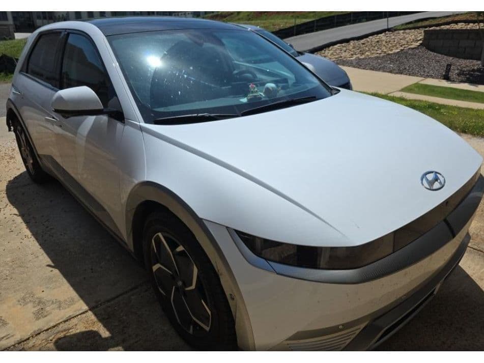 2024 Hyundai IONIQ 5 view 2