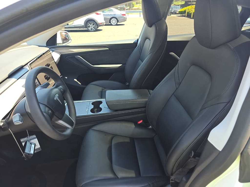 2024 Tesla Model Y view 5