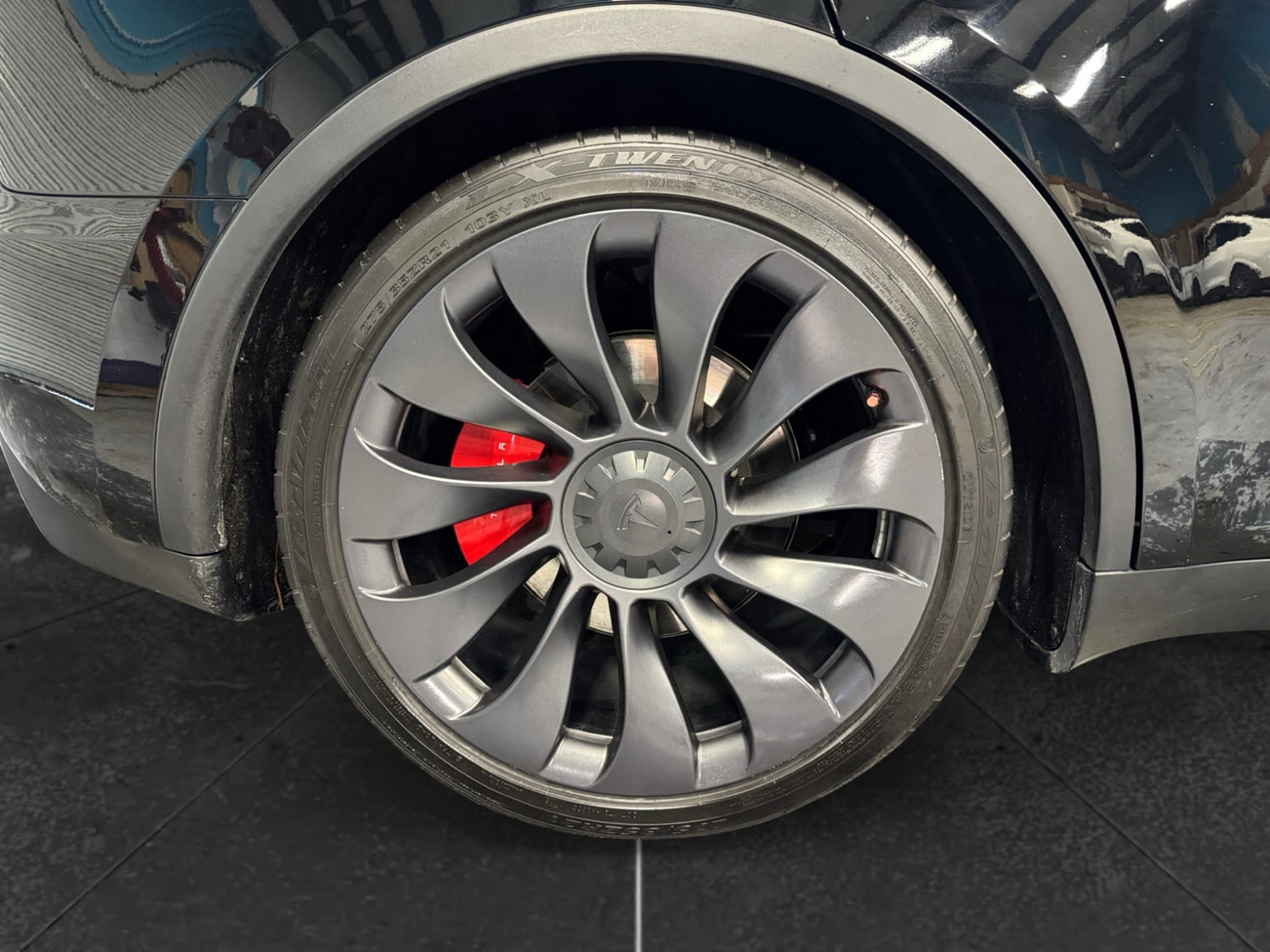 2024 Tesla Model Y view 34
