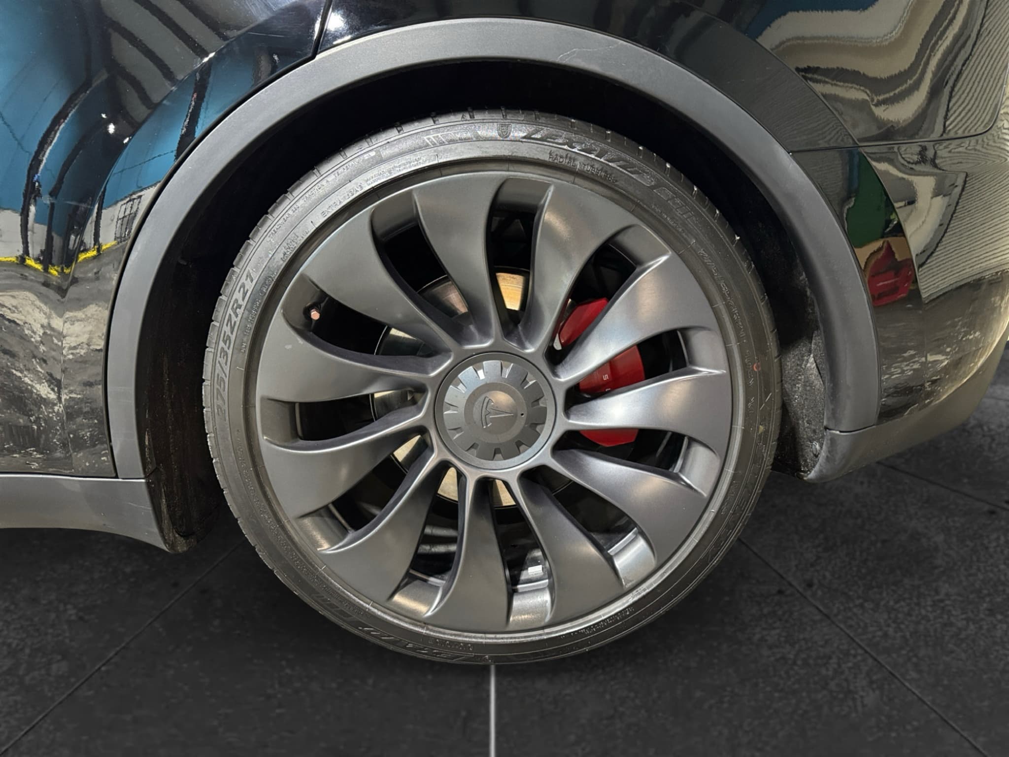 2024 Tesla Model Y view 30